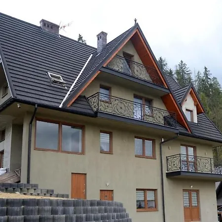 Pod Lasem * Бялы-Дунаец