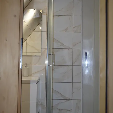 Pod Lasem Apartment *